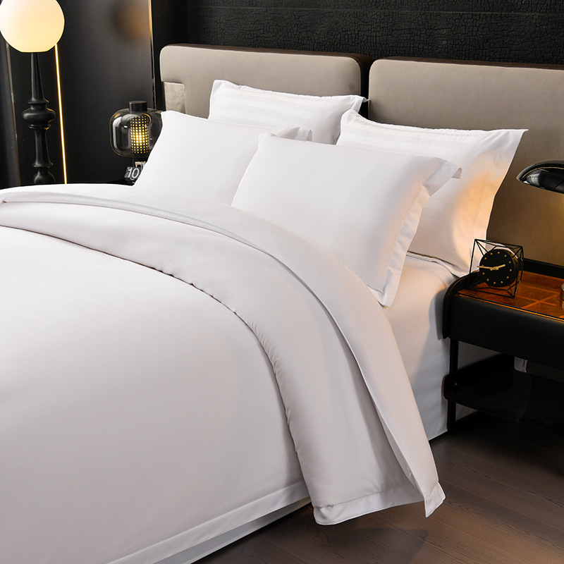Hotelski set posteljine od četiri komada, 100% pamuk, saten, gust, čisto bijela, 60s pamuk