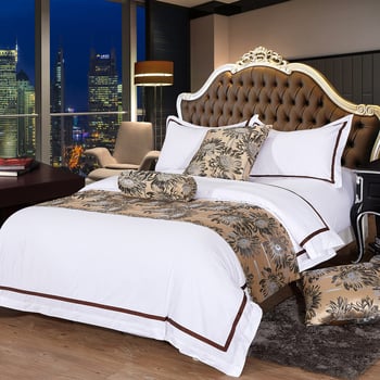 Hotel ágynemű szett 100% pamutból, satin szövésű 60s, fehér, négy darabos