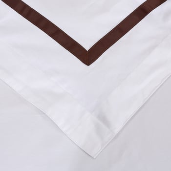 Hotel ágynemű szett 100% pamutból, satin szövésű 60s, fehér, négy darabos