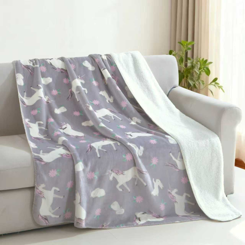 Flanel deka s koralnim fleece Raschel pletenjem, idealna za uredske prostore s klima-uređajem, kompaktna za studentski dom