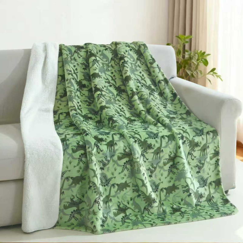 Flanel deka s koralnim fleece Raschel pletenjem, idealna za uredske prostore s klima-uređajem, kompaktna za studentski dom