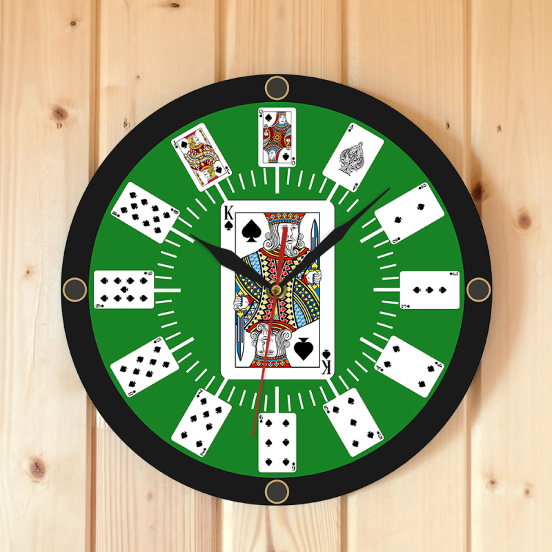 Moderne zidni sat s motivom poker karti, baterijski kvarcni mehanizam, minimalistički dizajn, pogodan za dnevni boravak, spavaću sobu i ured.