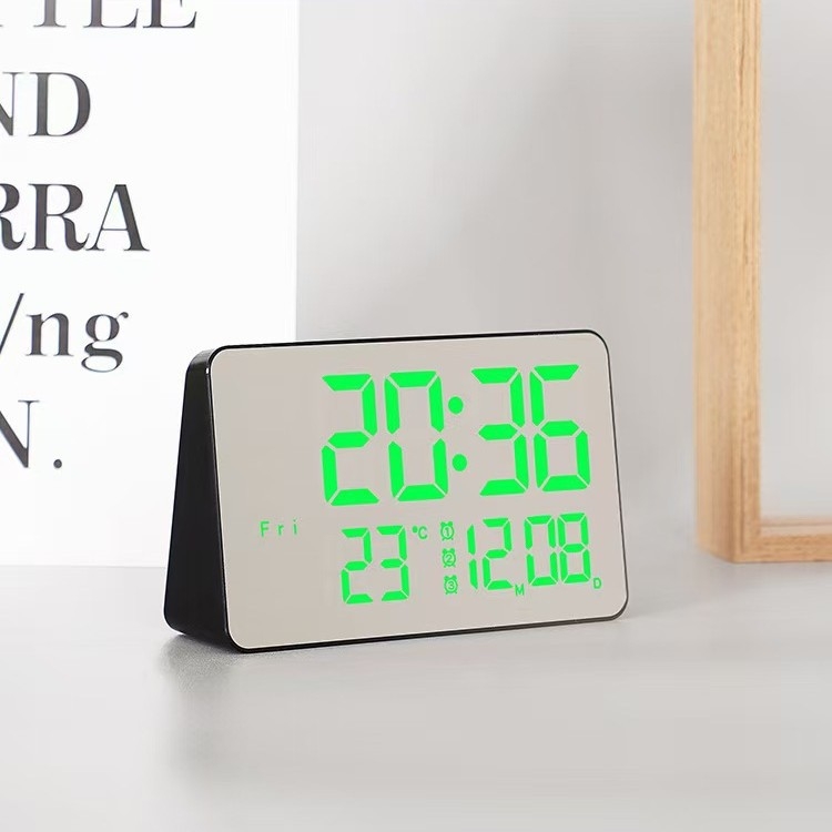Zidni sat za dnevnu sobu s temperaturom i vlagom, elektronički sat s velikim brojkama, noćnim svjetlom i višestrukim alarmima