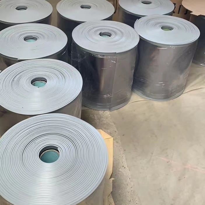 Magnetska prozirna PVC zavjesa za vrata za sva četiri sezone, otporna na vjetar i toplinsku izolaciju, s prozračnom mrežicom