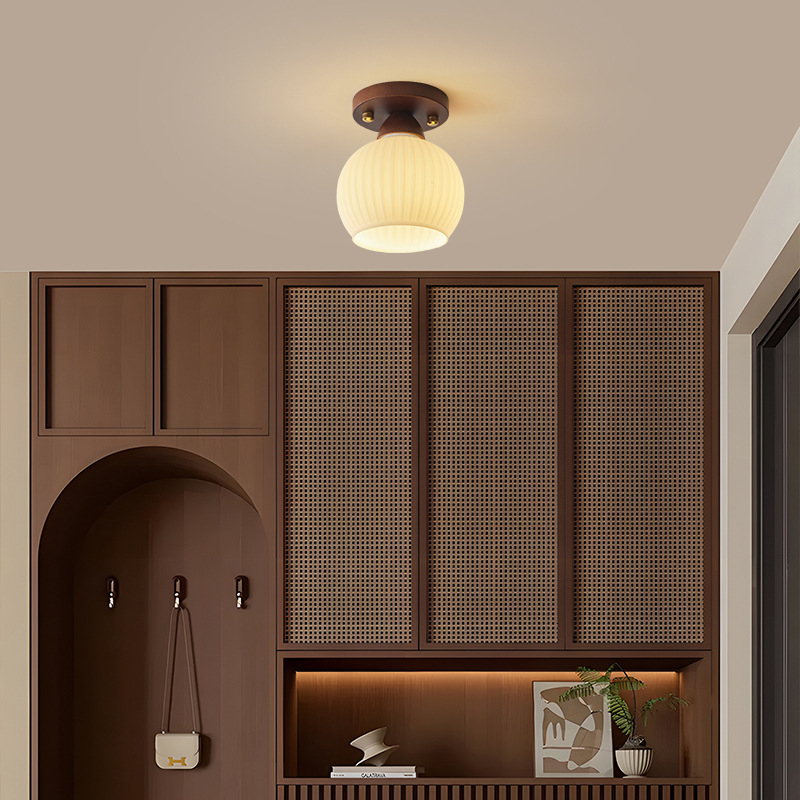 Stropna lampa od orahovog drveta za hodnik, predsoblje, balkon i garderobu — retro stil