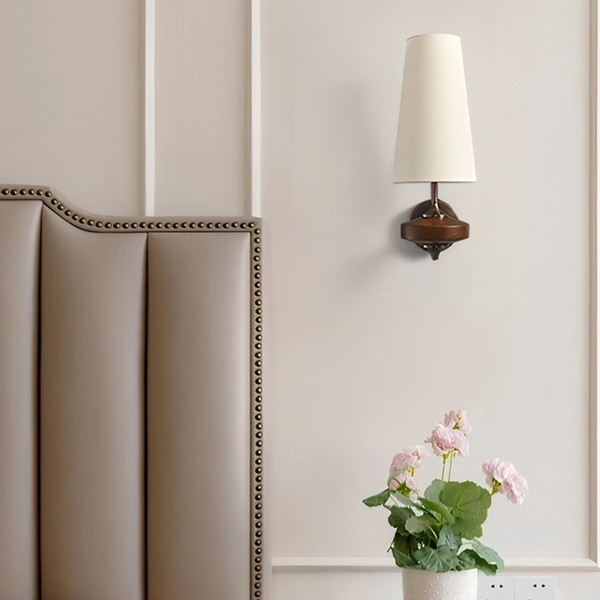 Stenska lampa za spavaću sobu u francuskom stilu s platnenim abažurom, retro inspiracija hodnika