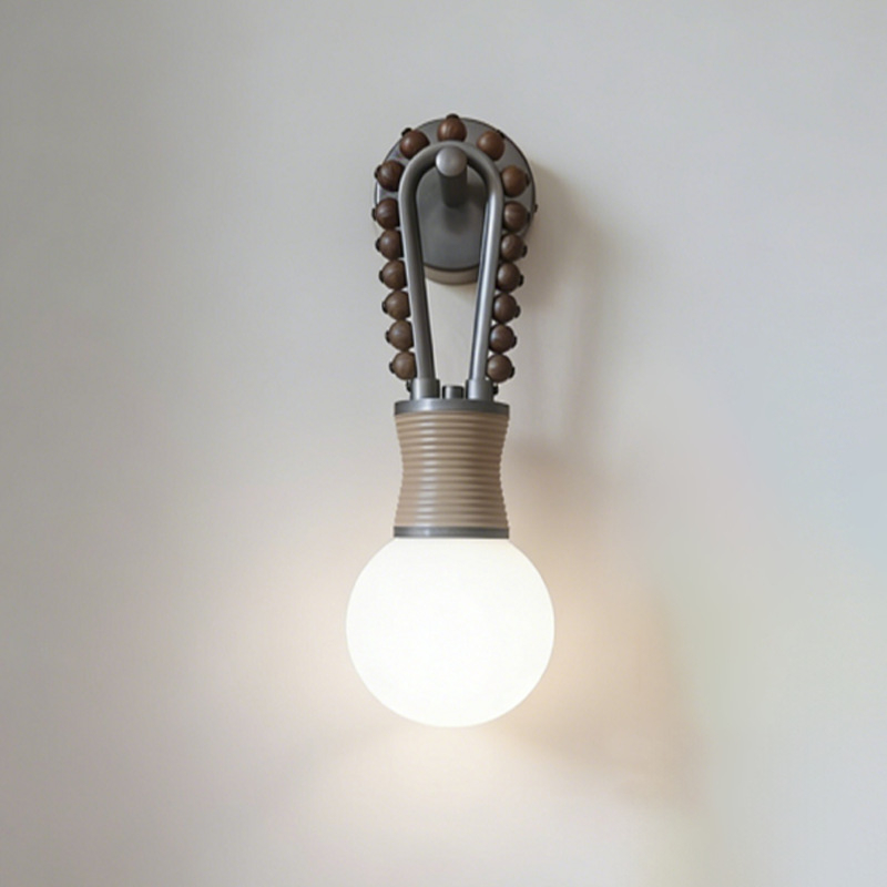 Zidna lampa u francuskom vintage stilu s mesinganim tijelom i staklenim sjenilom, dekorativno osvjetljenje za spavaću sobu i dnevni boravak