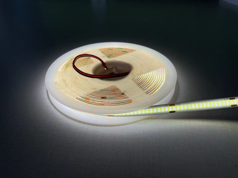 COB LED traka, samoljepljiva, ugrađeni svjetlosni kanal, linearno osvjetljenje, izuzetno tanka, za kućne ormariće i vitrine, kućna uporaba, dodatno osvjetljenje