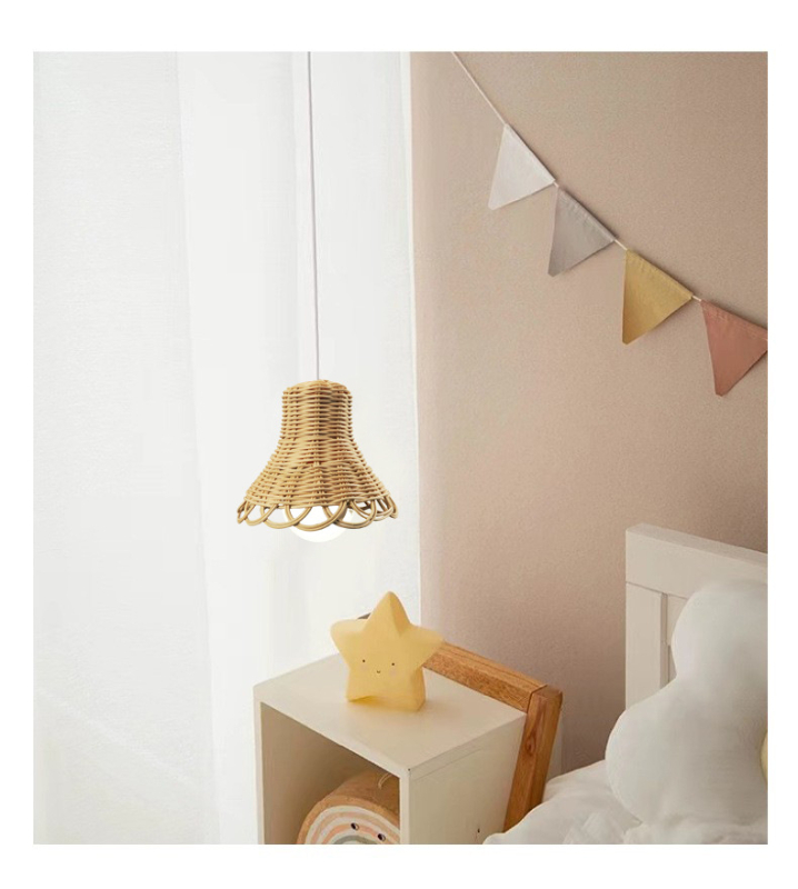 Viseća lampa od ratana za dječju sobu, ručno pleteni abažur, model 8965, promjer 15 cm, visina 12 cm.