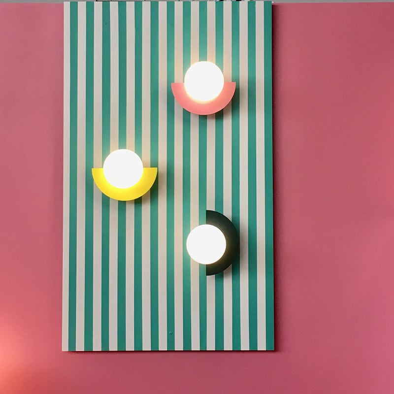 Šarena Macaron zidna svjetiljka s staklenim sjenilom, moderan minimalistički dizajn
