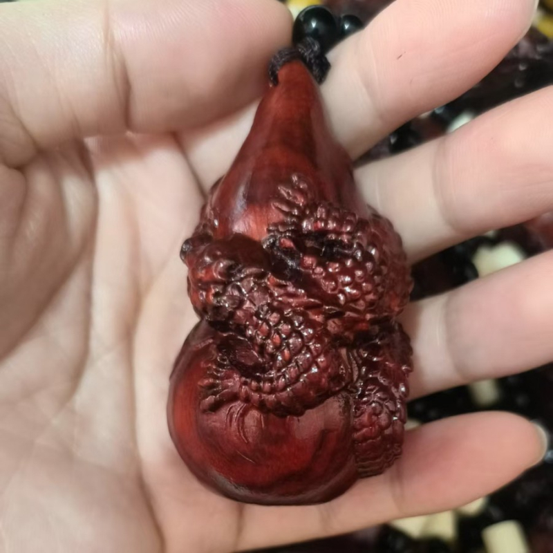 Серия Rosewood — дърворезба: чайник със дръжка във форма на тиква, декоративни висящи изделия от твърдо дърво