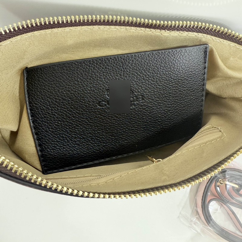 Mala kvadratna crossbody torba s trendičnim otiskom, svestrana dnevna torba za proljeće 2026