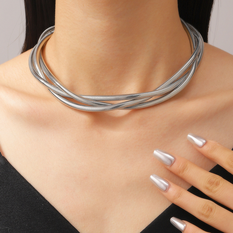 Višeslojna metalna ogrlica s zavijenim uzorkom i lančićem za ključnu kost; choker, unisex punk stil; set s nakitom za ruku