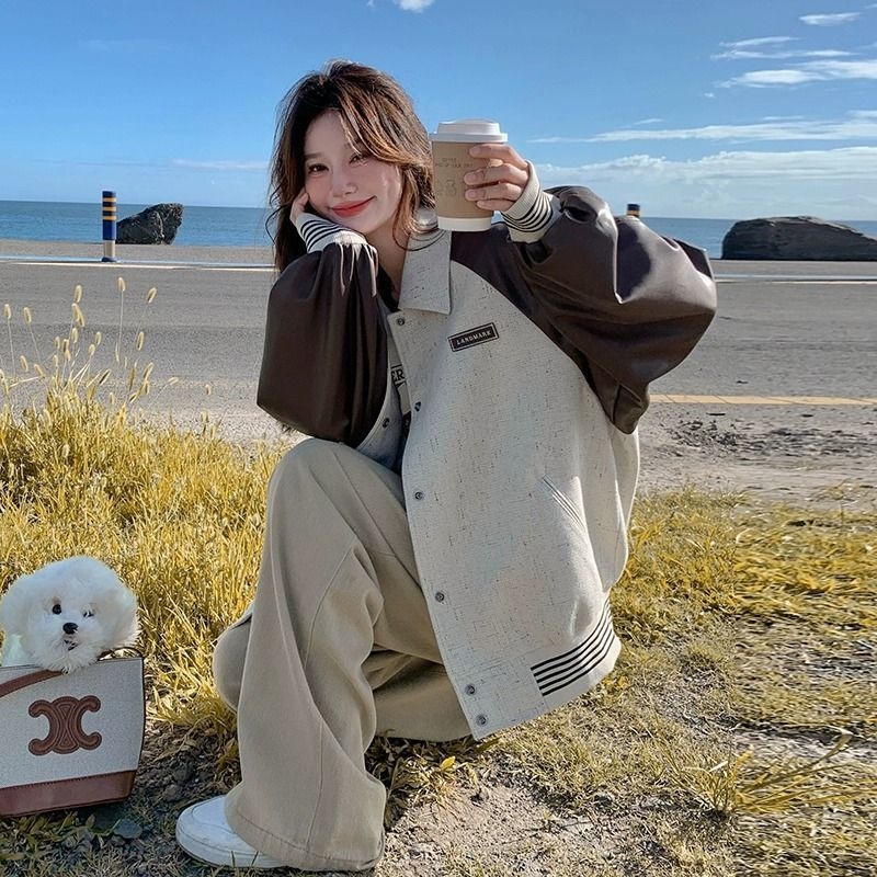 Ženska bomber jakna s kožnim panelima, američki dizajn, proljeće–jesen 2025, opuštena silueta