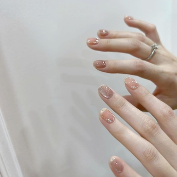 Unghii artificiale lucrate manual, pentru purtare, nuanță nude delicată, scurte și rotunde, cristale Cat Eye ultra-strălucitoare, finisate, plasturi premium pentru manichiură