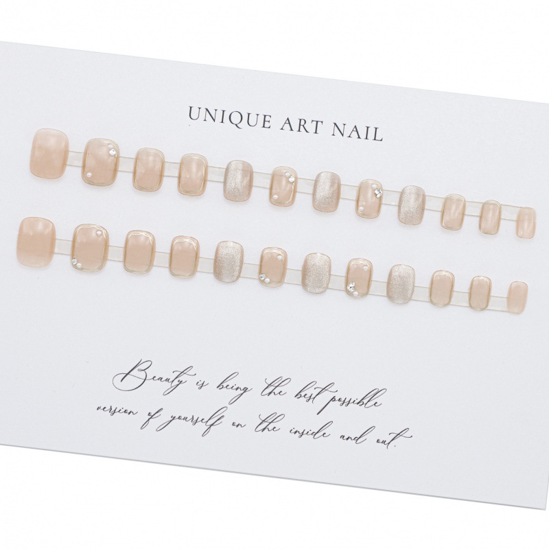 Unghii artificiale lucrate manual, pentru purtare, nuanță nude delicată, scurte și rotunde, cristale Cat Eye ultra-strălucitoare, finisate, plasturi premium pentru manichiură