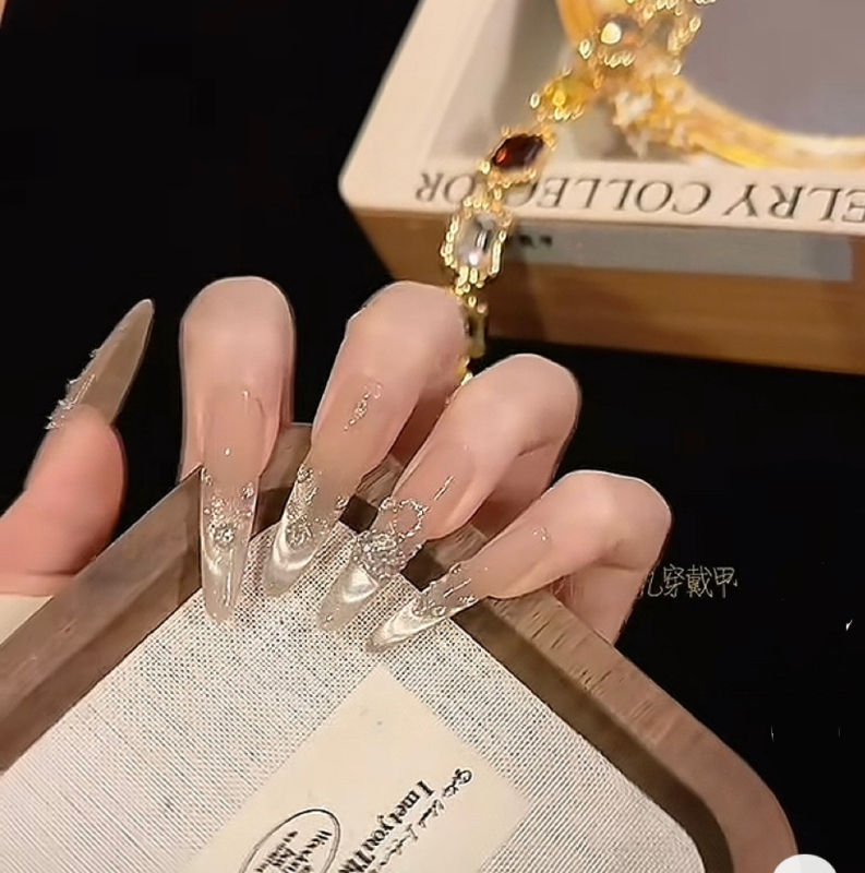 Swan Crystal Αυτοκόλλητα νυχιών με εφέ ματιού γάτας και ζιρκόν — χειροποίητα, φορετά νύχια, σχέδιο κύκνος