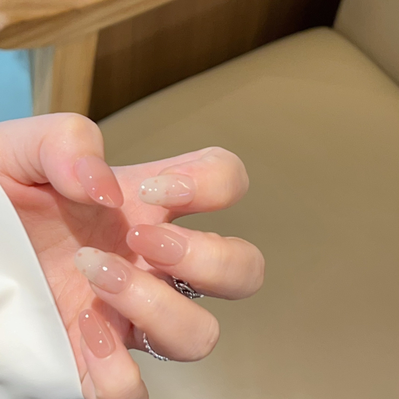 Milk Bubble gradiens nude színű málna pöttyökkel, kézzel készített felhelyezhető műkörmök, modell J282, doboz és szerszámkészlet