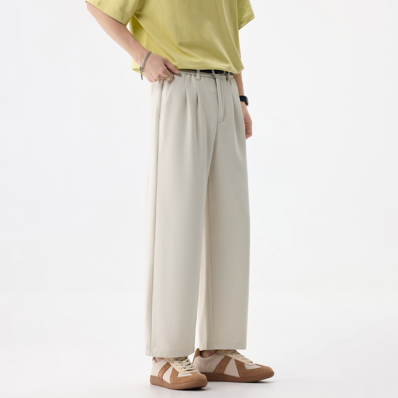 Férfiaknak szóló egyenes szabású, casual nadrág, laza szabás, széles szárú, drapált stílusú kosztüm nadrág, cropped hosszúság