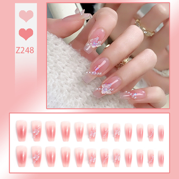 Viselhető műkörmök díszítő matricákkal: gradient blush, aurora pillangó dizájn