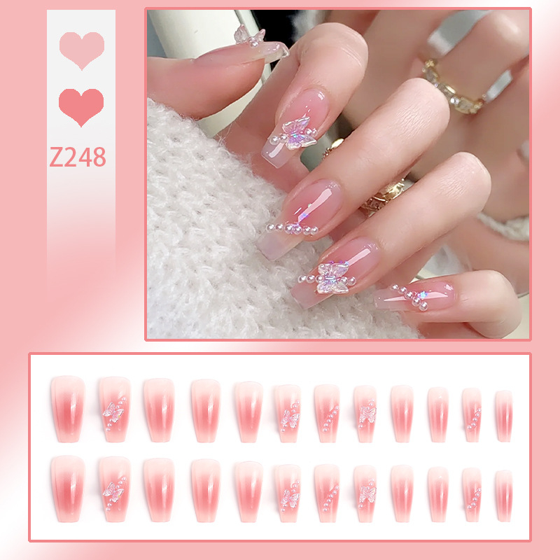 Viselhető műkörmök díszítő matricákkal: gradient blush, aurora pillangó dizájn