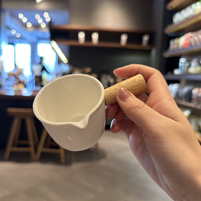 Керамична мини чашка за мляко с дръжка, 100 ml – съд за мляко и сос