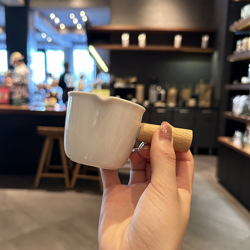 Керамична мини чашка за мляко с дръжка, 100 ml – съд за мляко и сос