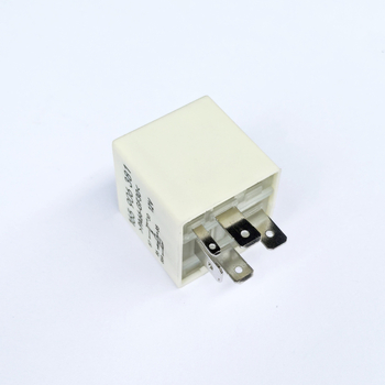 Relé 30 za ECU VW Passat i Audi A6, dio 165906381