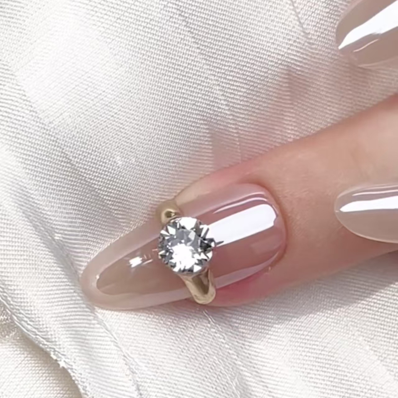Kézzel készített körömdíszítő matricák Carat Lover gyémánt gyűrű motívummal, elegáns, magas minőségű körömdíszítés
