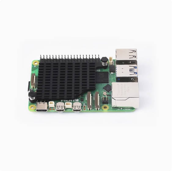 Алуминиев охладител за Raspberry Pi 5 с термална подложка и монтиране с винтове