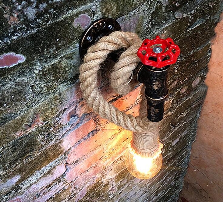 Retro zidna lampa od vodovodne cijevi s metalnim sjenilom i industrijskom konopom, pogodna za restorane, frizerske salone, trgovine odjeće, hodnike i stubišta