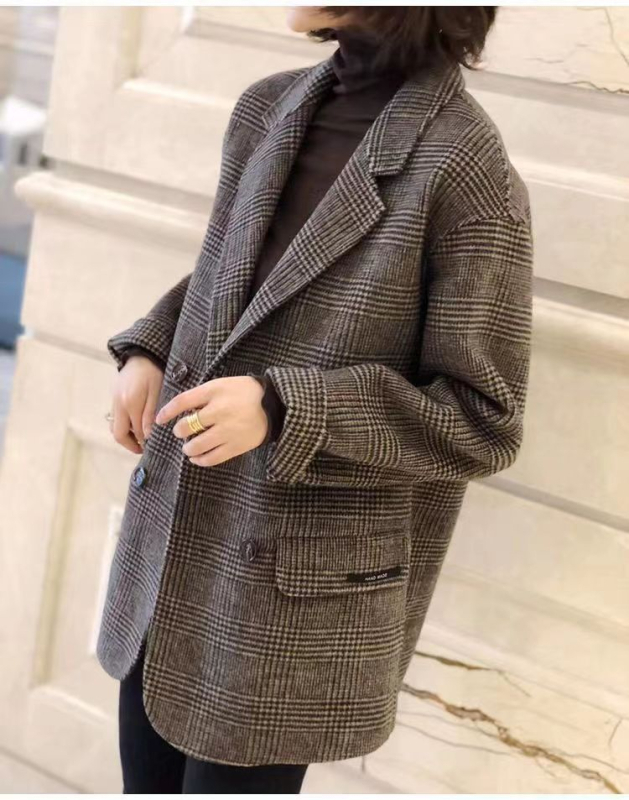 Női gyapjúkabát houndstooth mintával, rövid fazon, kis méret, dupla gombolás, zakó-stílusú külső