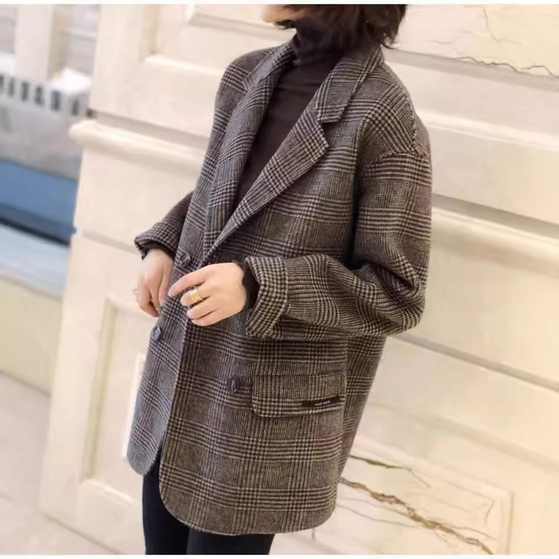 Női gyapjúkabát houndstooth mintával, rövid fazon, kis méret, dupla gombolás, zakó-stílusú külső
