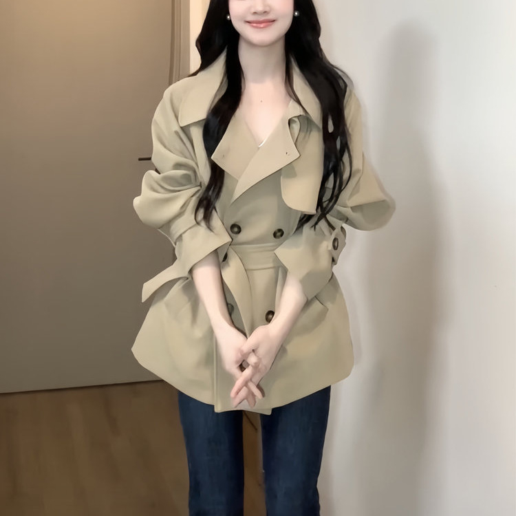 Khaki trench kaput za žene male visine, korejski stil s dojmu visoke klase, kratka duljina, jesen 2026
