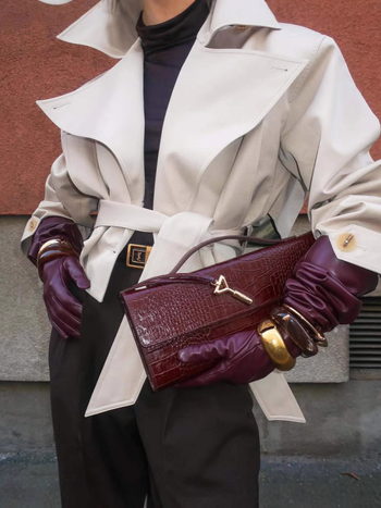 Jednobojna windbreaker jakna kratkog kroja, s reverom, vezanjem u struku, dugi rukavi, elegantan stil za žene, zima 2024