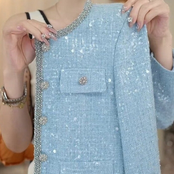 Jesen 2025 moda, lagani luksuz Chanel-inspirirani kratki sakoi