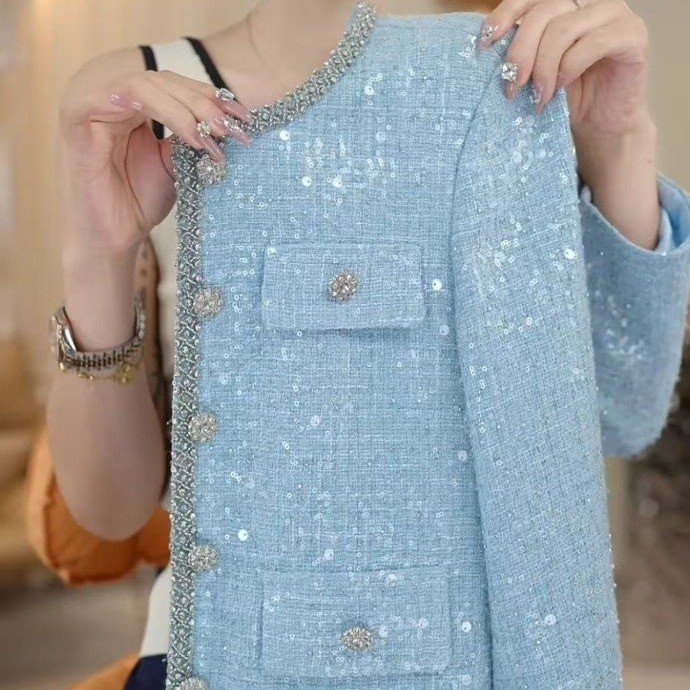 Jesen 2025 moda, lagani luksuz Chanel-inspirirani kratki sakoi