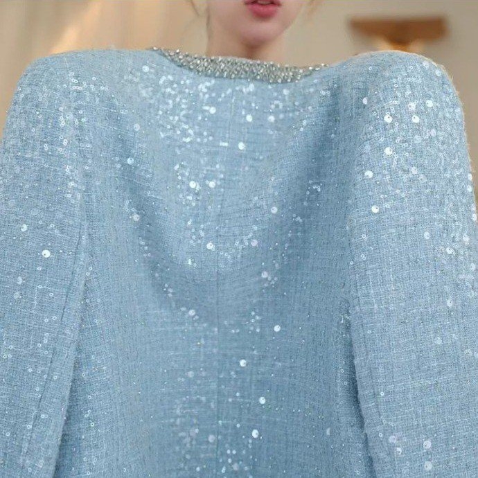 Jesen 2025 moda, lagani luksuz Chanel-inspirirani kratki sakoi