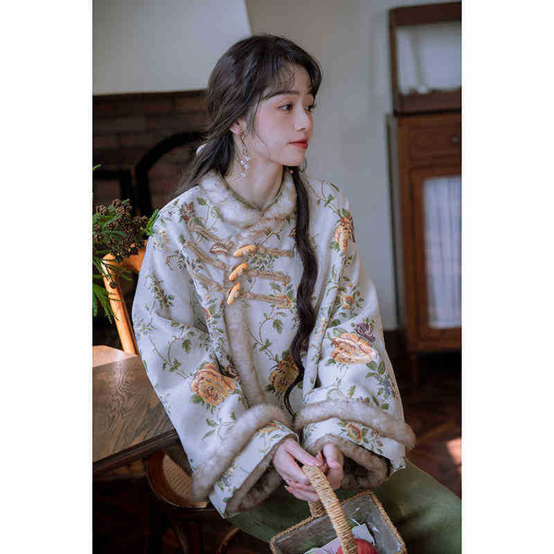Song Ying jacquard kaput s rogovima gumbima, kratak jesensko-zimski model, širok kroj, mala veličina, kineski stil