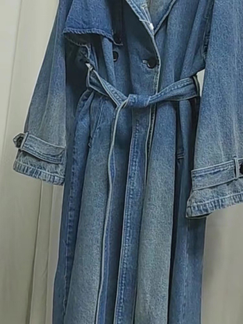 Dugi plavi traper kaput u trench stilu, retro stil, dvostruko kopčanje na gumbe