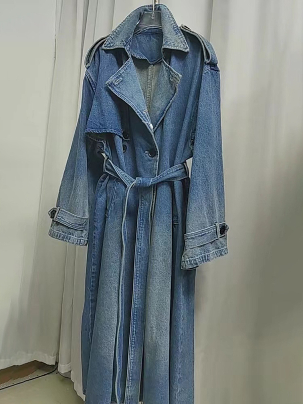 Dugi plavi traper kaput u trench stilu, retro stil, dvostruko kopčanje na gumbe
