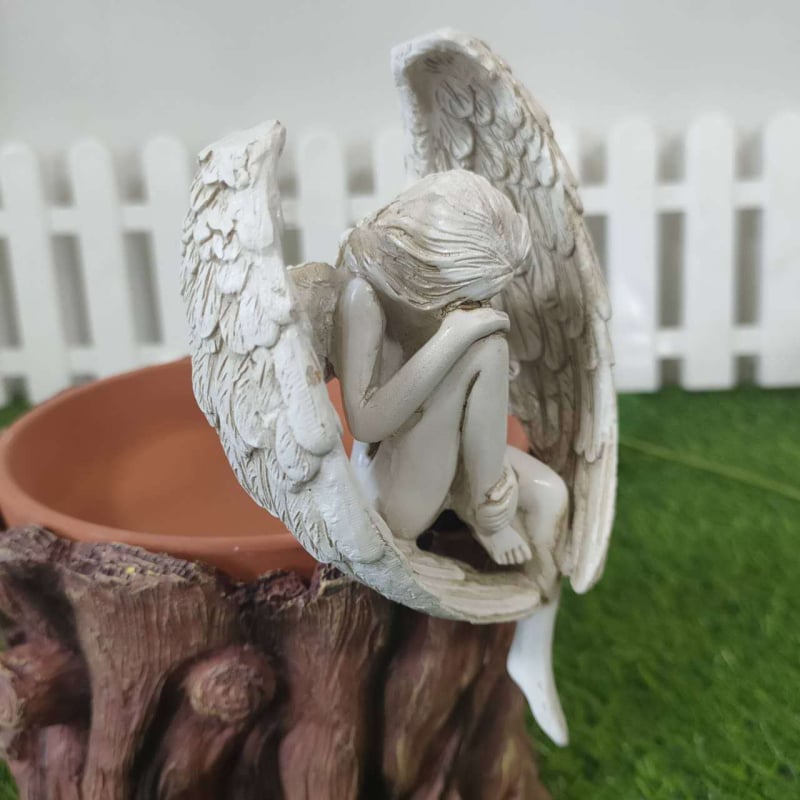Kreativna smolna figura anđela, koja sjedi s prekrštenim nogama, dekor za balkon, stol ili vrt