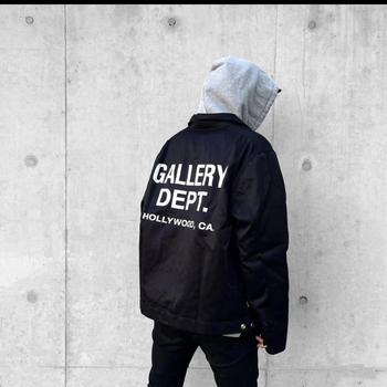 Gallery Dept inspirálta streetwear dzseki betűs nyomtatással és Carhartt panellel, VIBE baseball-stílus.