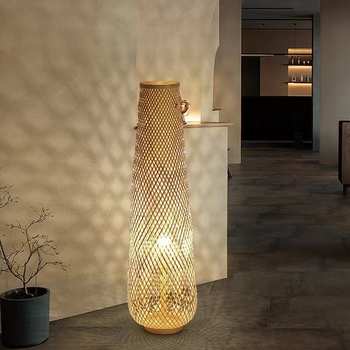 Stojeća lampa za dnevni boravak i spavaću sobu, uz krevet ili kut kauča, bambus lampa u skandinavskom dizajnu s japanskim utjecajem