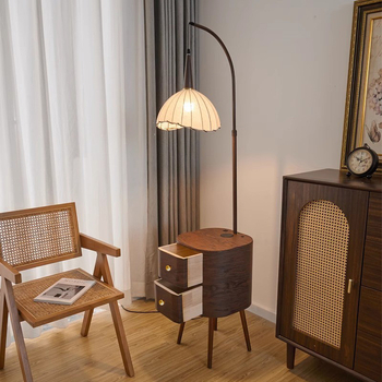 Vintage podna lampa s drvenim spremnikom za pohranu i bežičnim punjenjem — lampa za noćni ormarić u spavaćoj sobi