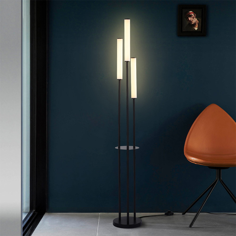 Moderna minimalistična LED stojeća lampa za dnevni boravak, akrilni troglavi dizajn