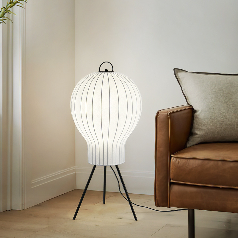 Podna lampa u vintage stilu za dnevni boravak i spavaću sobu, dizajnerska lampa s dojmom influencera, wabi-sabi stil s imitacijom svile