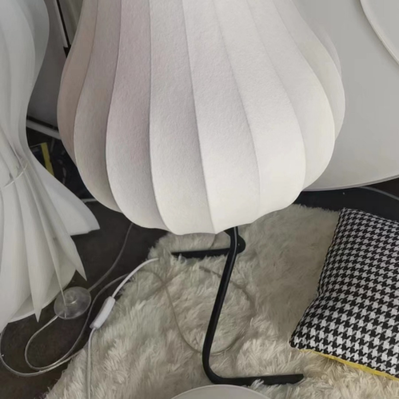 Svjetiljka od svile u obliku kruške - ugodna kutna podna lampa s ambijentalnim noćnim svjetlom, kineski stil