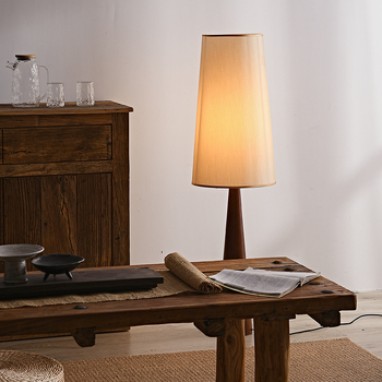 Drvena podna lampa u stilu wabi-sabi s tkaninskim sjenilom – za dnevni boravak, radnu sobu, spavaću sobu i čajanu – ambijentalno LED osvjetljenje