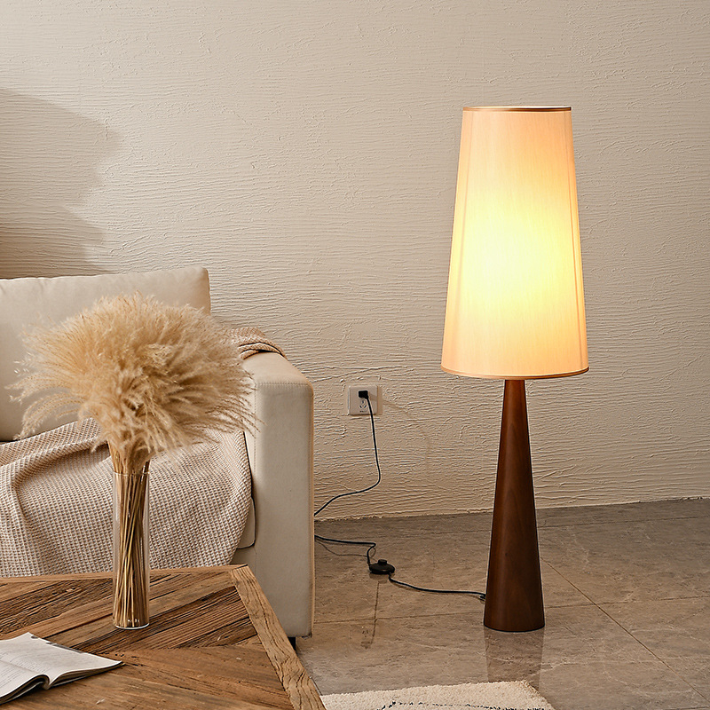 Drvena podna lampa u stilu wabi-sabi s tkaninskim sjenilom – za dnevni boravak, radnu sobu, spavaću sobu i čajanu – ambijentalno LED osvjetljenje